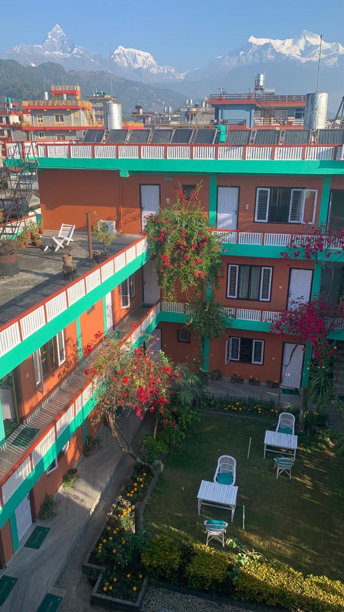 New Pokhara Lodge - Pokhara Lakeside Exterior photo