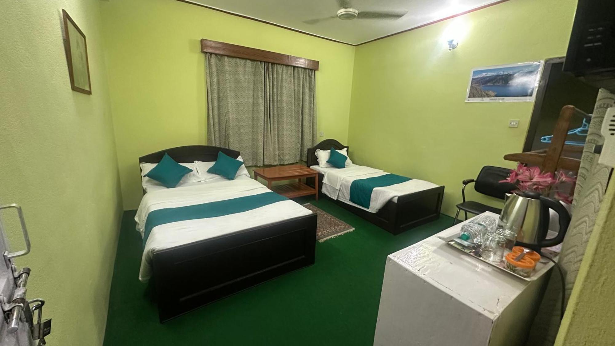 New Pokhara Lodge - Pokhara Lakeside Exterior photo