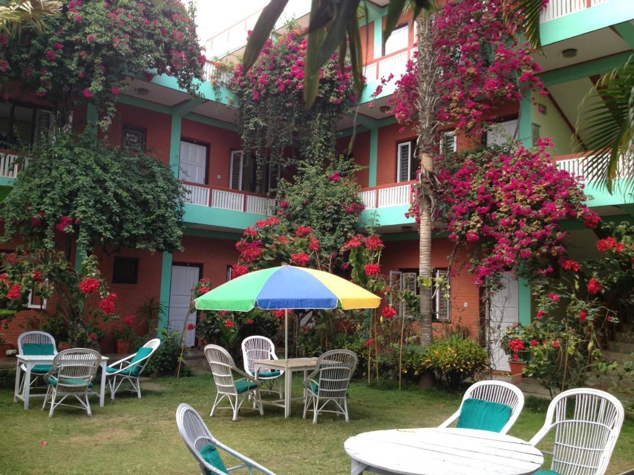 New Pokhara Lodge - Pokhara Lakeside Exterior photo